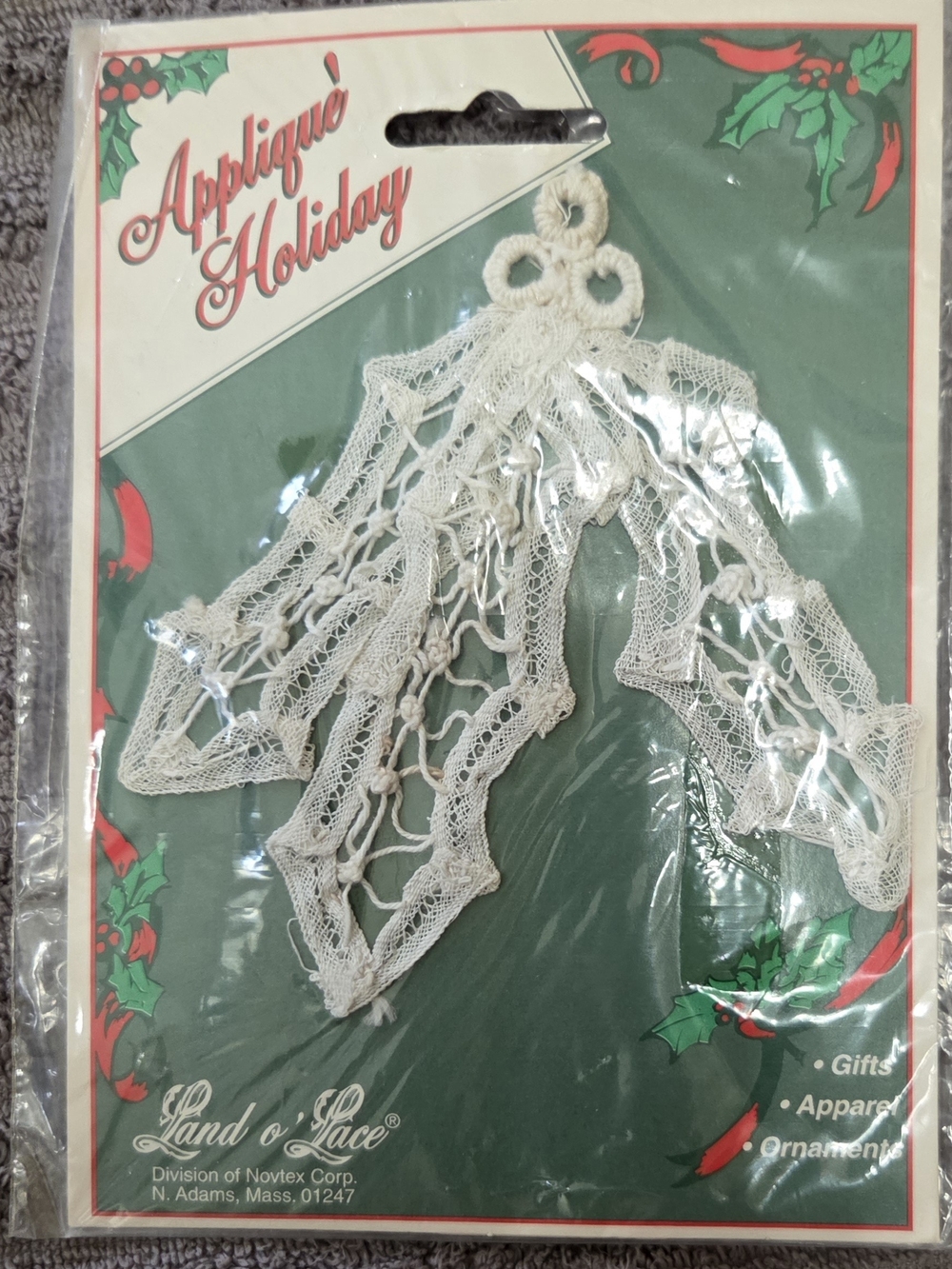 Vintage 70s Land o’ Lace Holiday Christmas Applique battenburg Lace 1970s
